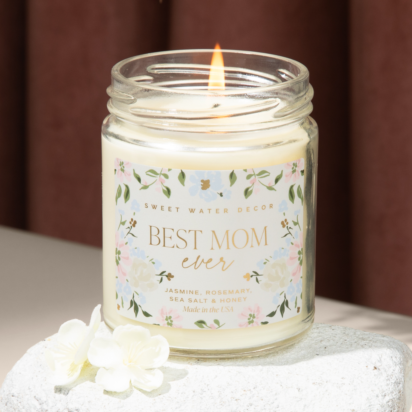 Best mom ever candle for Mother's Day gift with flowers