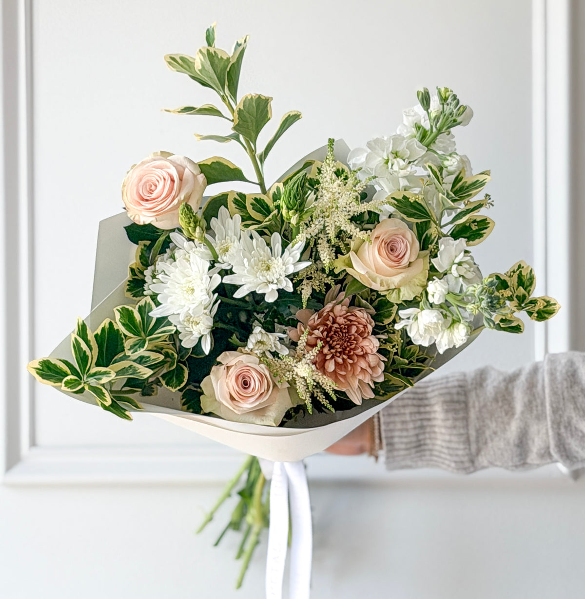 Gift idea to say thank you with a beautiful bouquet of flowers from a local flower shop for delivery to Plymouth, Minneapolis and Minnetonka.